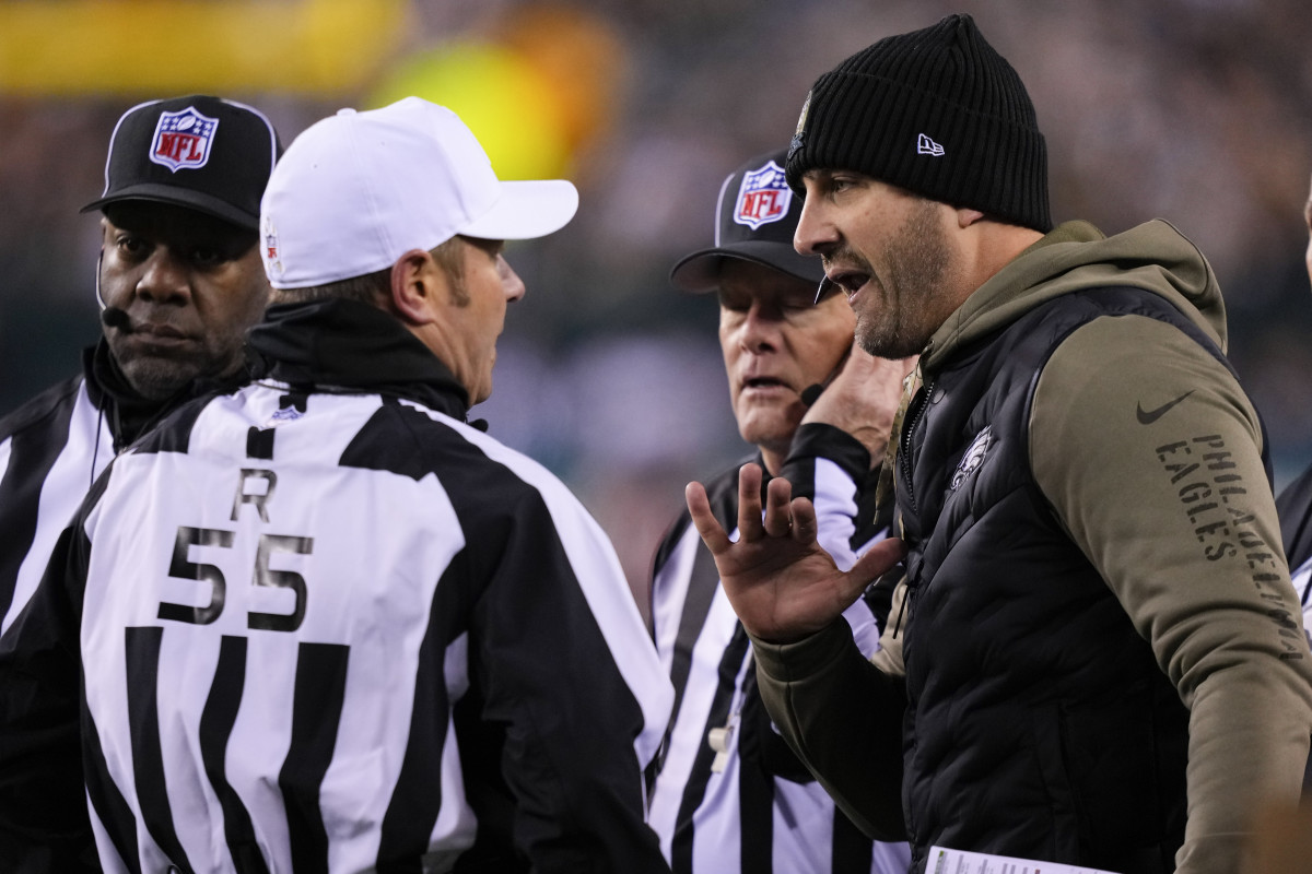 Philadelphia Eagles head coach Nick Sirianni speaks with referee Alex Kemp (55) during the first half.